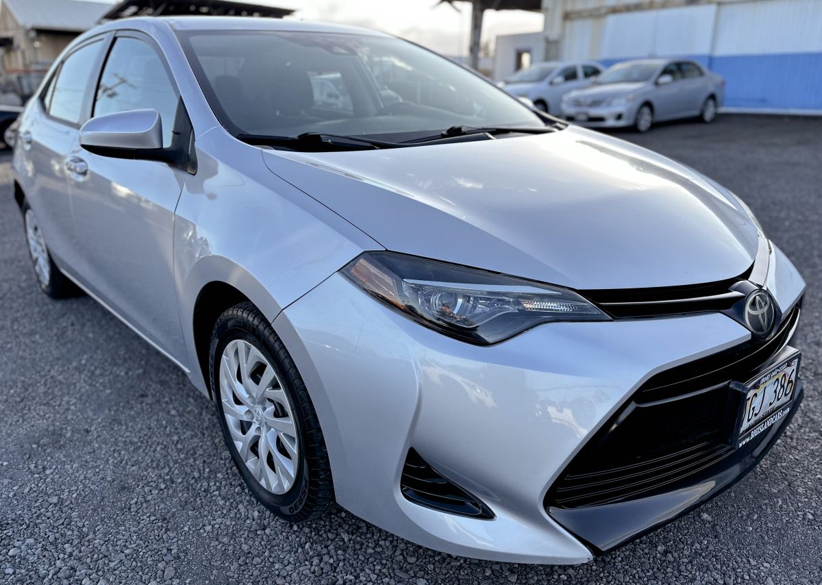 2018 Toyota Corolla LE photo 4